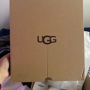 EMPTY UGG BOX